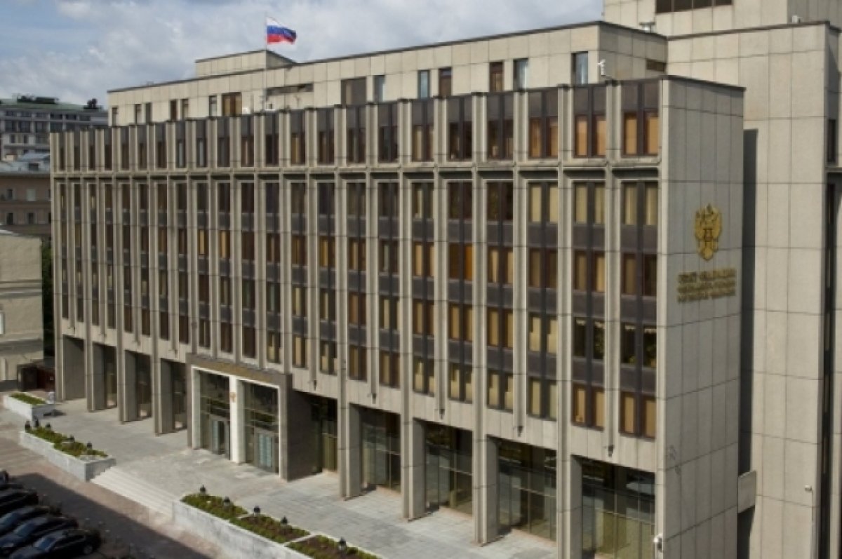 Сделай рерайт заголовка так, чтобы читателя зацепило: Минэнерго опровергло связь падения рубля с зависшими на счетах рупиями | Экономика | Деньги