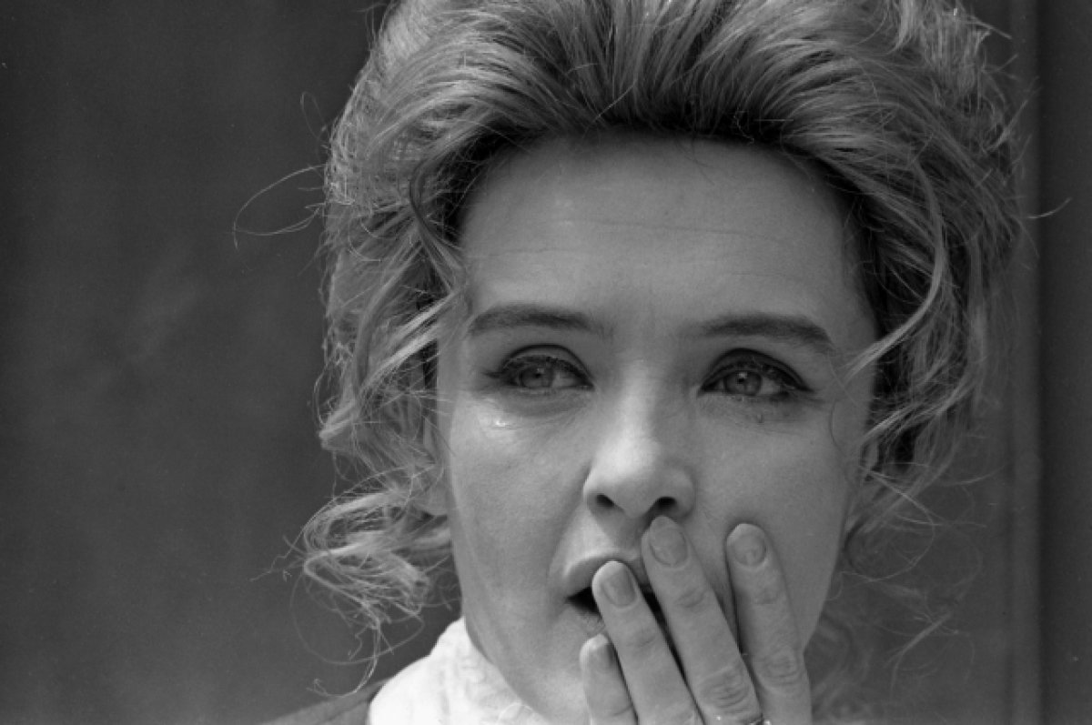 Сделай рерайт заголовка так, чтобы читателя зацепило: Немоляева высказалась о русофобии украинской актрисы Ады Роговцевой | Персона | Культура